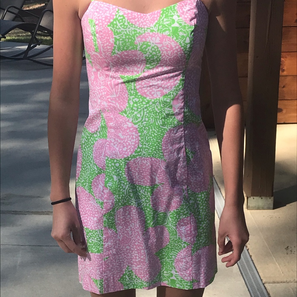 Fully lined, short dress, made by Lilly Pulitzer.